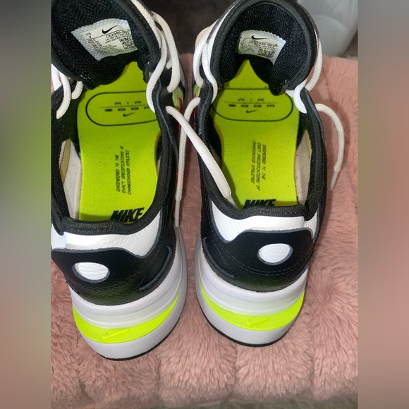 Nike sneakers - Picture 6 of 10